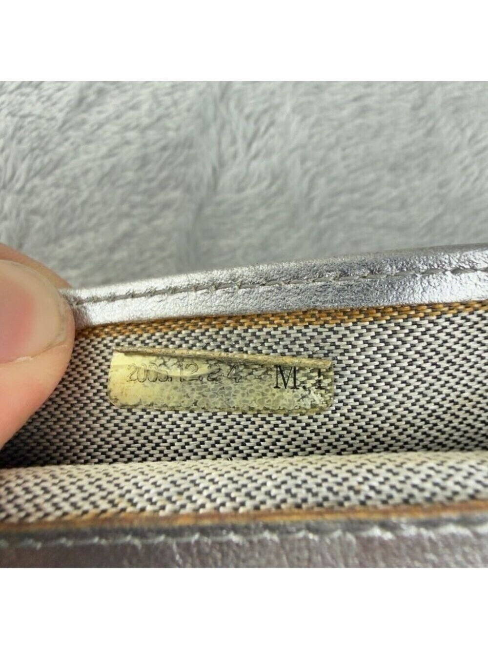 Chanel Black Leather Bifold Wallet Embroidered - Picture 3 of 16